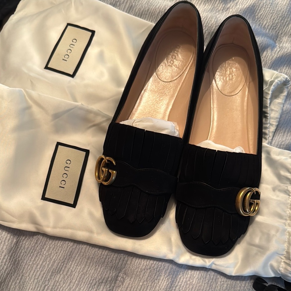 Gucci Black Loafers with Gold Accent